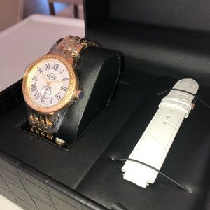 Gv2 Astor Women Diamond Limited Edition Watch